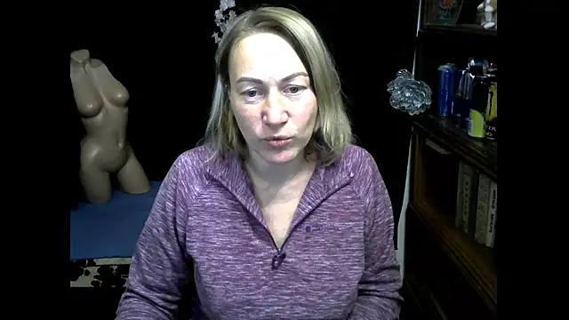 wLESLYMOSw online show from 10/03/25, 08:00