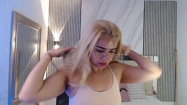 Snapshot of ashley__tylor chatting on 06/09/26, 03:23 ashley tylor online show from 06/09/26, 03:23