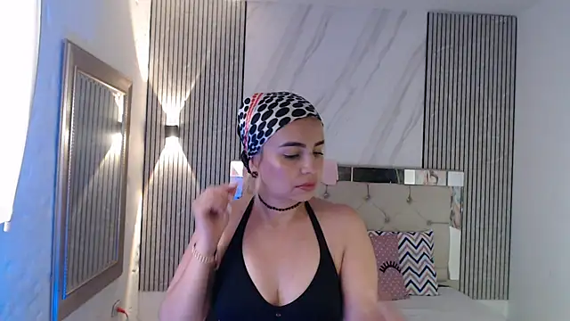 Snapshot of ashley__tylor chatting on 06/19/26, 04:55 ashley tylor online show from 06/19/26, 04:55