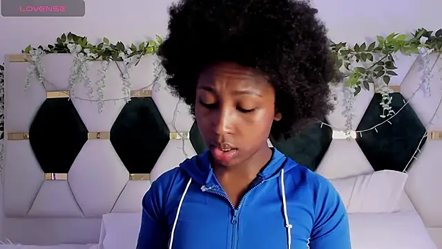 Snapshot of EmmaSanzz_ chatting on 01/30/25, 11:33 EmmaSanzz online show from 01/30/25, 11:33