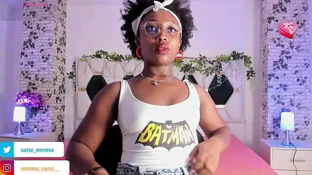 Snapshot of EmmaSanzz_ chatting on 02/03/25, 11:31 EmmaSanzz online show from 02/03/25, 11:31