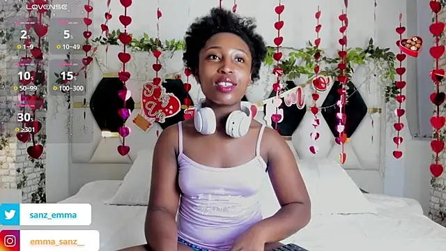 Snapshot of EmmaSanzz_ chatting on 02/07/25, 11:23 EmmaSanzz online show from 02/07/25, 11:23