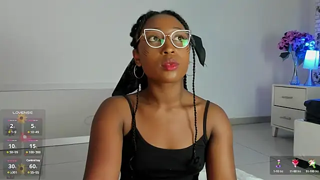 Snapshot of EmmaSanzz_ chatting on 03/20/25, 11:27 EmmaSanzz online show from 03/20/25, 11:27