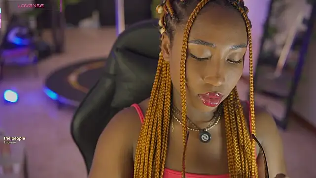 Snapshot of EmmaSanzz_ chatting on 03/05/26, 11:39 EmmaSanzz online show from 03/05/26, 11:39