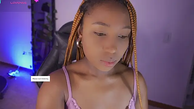 Snapshot of EmmaSanzz_ chatting on 03/19/26, 11:25 EmmaSanzz online show from 03/19/26, 11:25