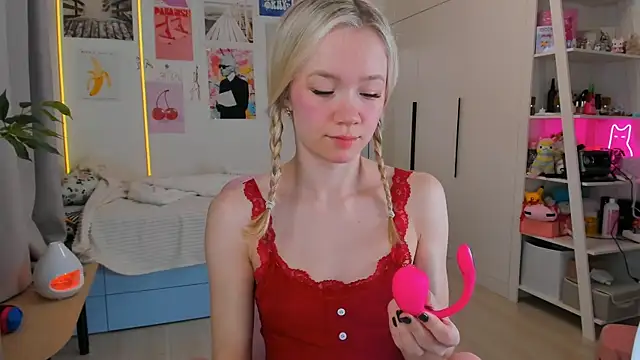 Lily Young online show from 03/20/26, 03:22