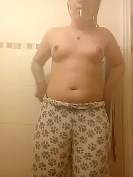 Snapshot of Dakota_Blonde08 chatting on 02/16/25, 08:44 Dakota Blonde08 online show from 02/16/25, 08:44