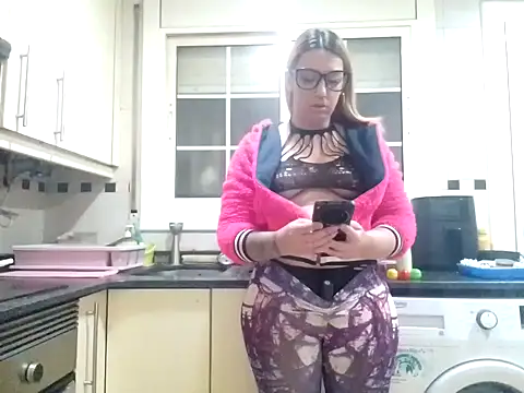 Snapshot of Dakota_Blonde08 chatting on 11/08/25, 08:07 Dakota Blonde08 online show from 11/08/25, 08:07