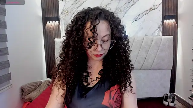 Snapshot of pamela_bell chatting on 06/22/26, 09:23 pamela bell online show from 06/22/26, 09:23