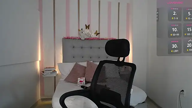 Snapshot of Mariana_Rojas chatting on 10/16/25, 06:03 Mariana Rojas online show from 10/16/25, 06:03