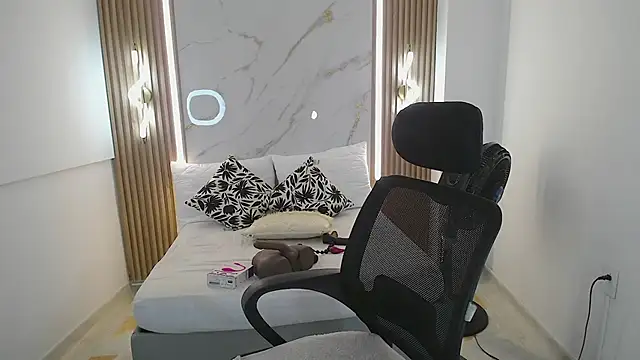 Mariana Rojas online show from 03/28/26, 06:02