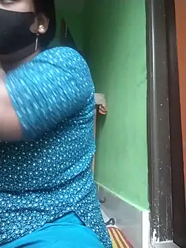 Snapshot of Kotha_-Moni chatting on 01/17/25, 01:15 Kotha -Moni online show from 01/17/25, 01:15