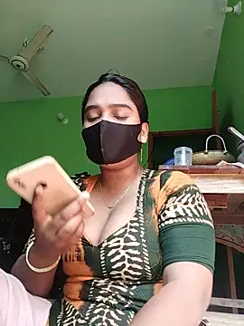 Snapshot of Kotha_-Moni chatting on 01/18/25, 07:28 Kotha -Moni online show from 01/18/25, 07:28