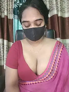 Snapshot of Kotha_-Moni chatting on 09/15/25, 12:43 Kotha -Moni online show from 09/15/25, 12:43