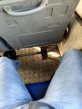 Snapshot of Desi69emd chatting on 02/25/25, 11:30 Desi69emd online show from 02/25/25, 11:30