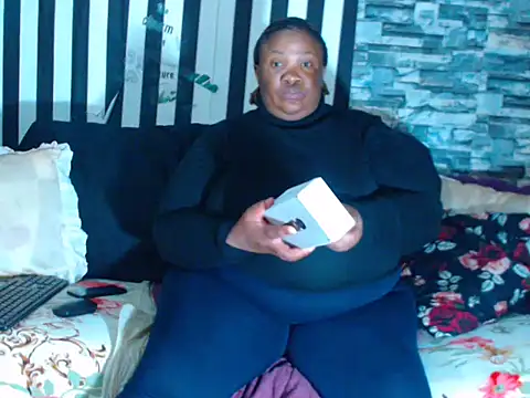 BigHotMatureXx online show from 12/13/25, 08:25