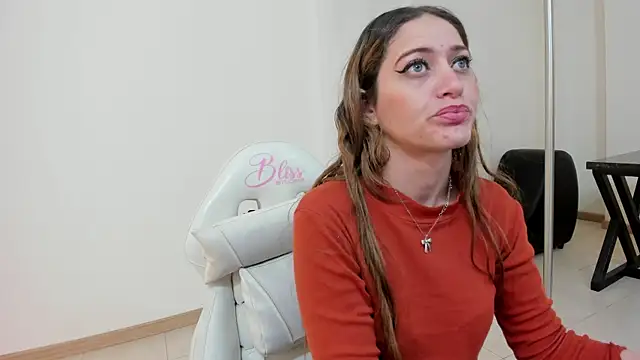 Carolina hernandez22 online show from 11/10/25, 12:15