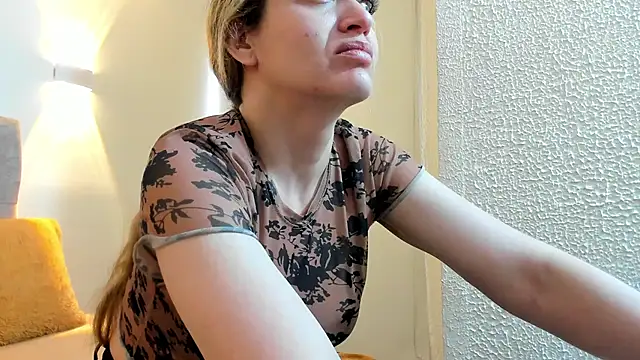 Carolina hernandez22 online show from 03/02/26, 12:23