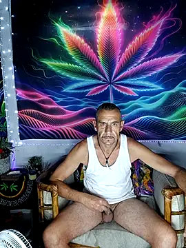 Snapshot of Bbboy42 chatting on 10/31/25, 10:27 Bbboy42 online show from 10/31/25, 10:27