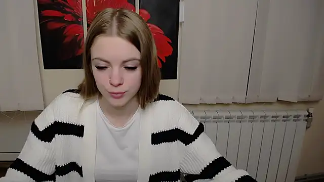 AliceFlirtt  online show from 12/07/24, 12:35