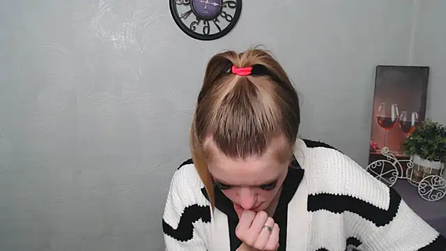 AliceFlirtt  online show from 03/06/25, 03:02