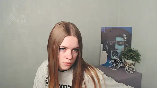 AliceFlirtt  online show from 03/19/25, 08:12