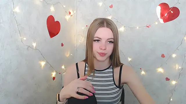 AliceFlirtt  online show from 03/21/25, 09:23