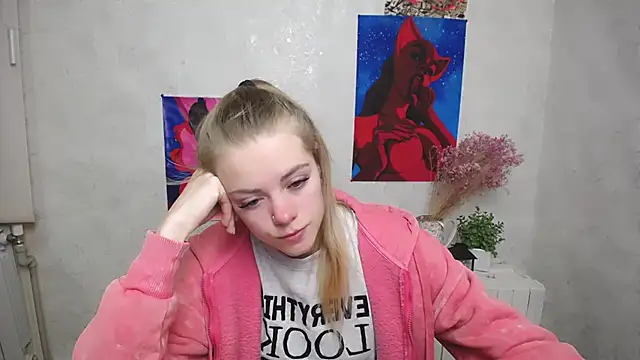 AliceFlirtt  online show from 10/06/25, 07:50