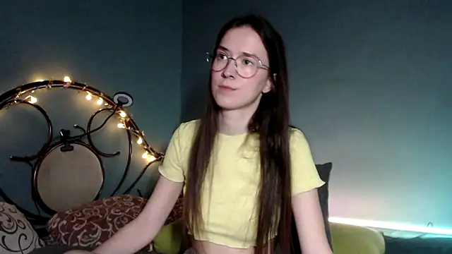 Snapshot of wow__kelly chatting on 02/08/25, 03:00 wow kelly online show from 02/08/25, 03:00