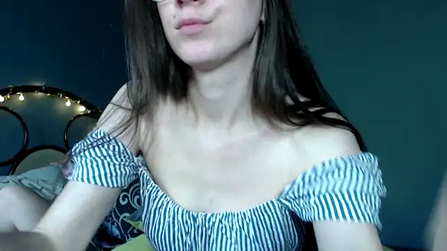 Snapshot of wow__kelly chatting on 09/12/25, 01:44 wow kelly online show from 09/12/25, 01:44