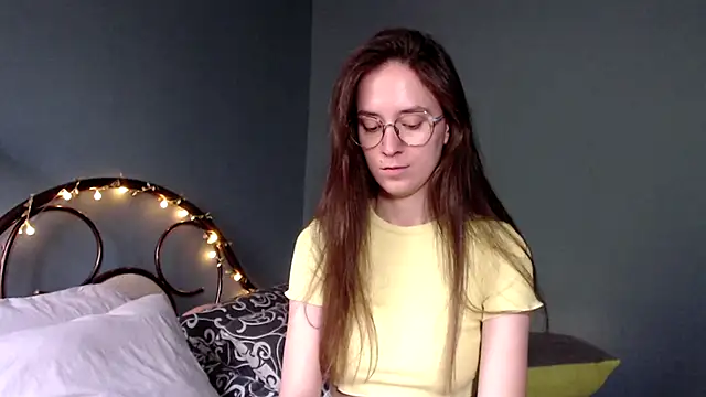 Snapshot of wow__kelly chatting on 09/15/25, 01:33 wow kelly online show from 09/15/25, 01:33