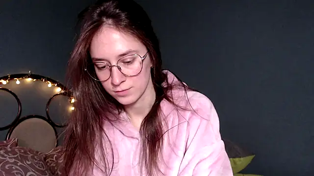 Snapshot of wow__kelly chatting on 09/29/25, 02:11 wow kelly online show from 09/29/25, 02:11