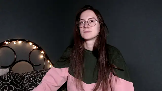 Snapshot of wow__kelly chatting on 10/19/25, 01:56 wow kelly online show from 10/19/25, 01:56