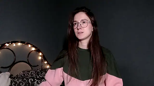 Snapshot of wow__kelly chatting on 10/20/25, 02:39 wow kelly online show from 10/20/25, 02:39