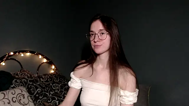 Snapshot of wow__kelly chatting on 10/25/25, 03:40 wow kelly online show from 10/25/25, 03:40