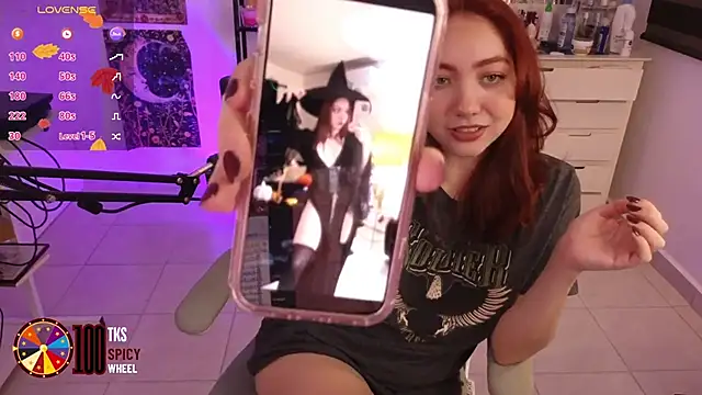 Snapshot of LilyVelvett chatting on 11/06/25, 03:18 LilyVelvett online show from 11/06/25, 03:18