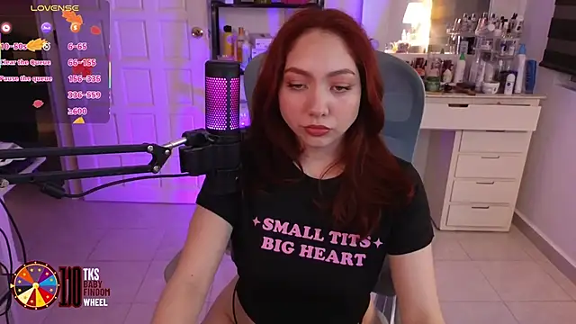 Snapshot of LilyVelvett chatting on 11/11/25, 03:06 LilyVelvett online show from 11/11/25, 03:06