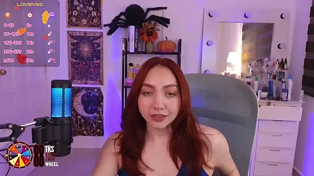 Snapshot of LilyVelvett chatting on 11/20/25, 02:45 LilyVelvett online show from 11/20/25, 02:45