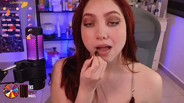 Snapshot of LilyVelvett chatting on 11/22/25, 03:49 LilyVelvett online show from 11/22/25, 03:49