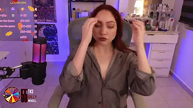 Snapshot of LilyVelvett chatting on 11/23/25, 03:28 LilyVelvett online show from 11/23/25, 03:28