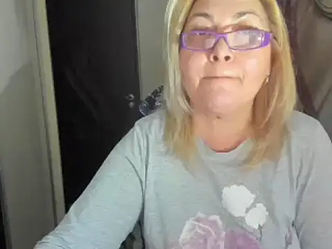 Snapshot of IryshAlice chatting on 12/01/24, 06:19 IryshAlice online show from 12/01/24, 06:19