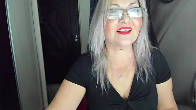 Snapshot of IryshAlice chatting on 10/13/25, 11:16 IryshAlice online show from 10/13/25, 11:16