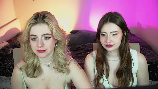 your favoritegirls online show from 02/07/25, 05:29