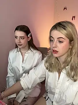 your favoritegirls online show from 02/12/25, 04:33