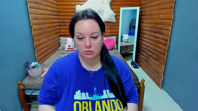 BubbleEmma online show from 01/18/25, 01:51