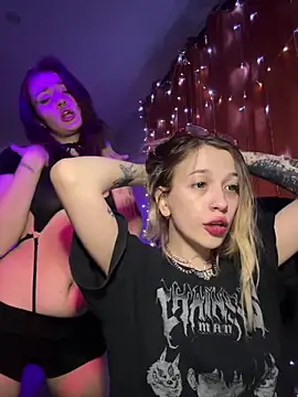 Snapshot of Dooubletroublee chatting on 01/25/25, 04:23 Dooubletroublee online show from 01/25/25, 04:23