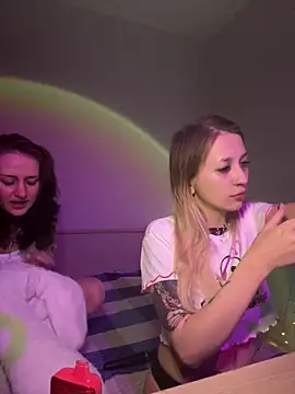 Snapshot of Dooubletroublee chatting on 02/21/25, 03:01 Dooubletroublee online show from 02/21/25, 03:01