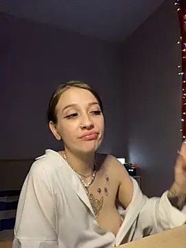 Snapshot of Dooubletroublee chatting on 02/23/25, 09:37 Dooubletroublee online show from 02/23/25, 09:37