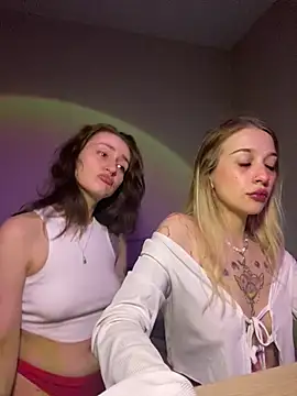 Snapshot of Dooubletroublee chatting on 03/05/25, 12:49 Dooubletroublee online show from 03/05/25, 12:49