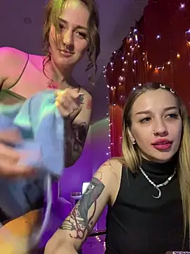 Snapshot of Dooubletroublee chatting on 03/22/25, 02:59 Dooubletroublee online show from 03/22/25, 02:59